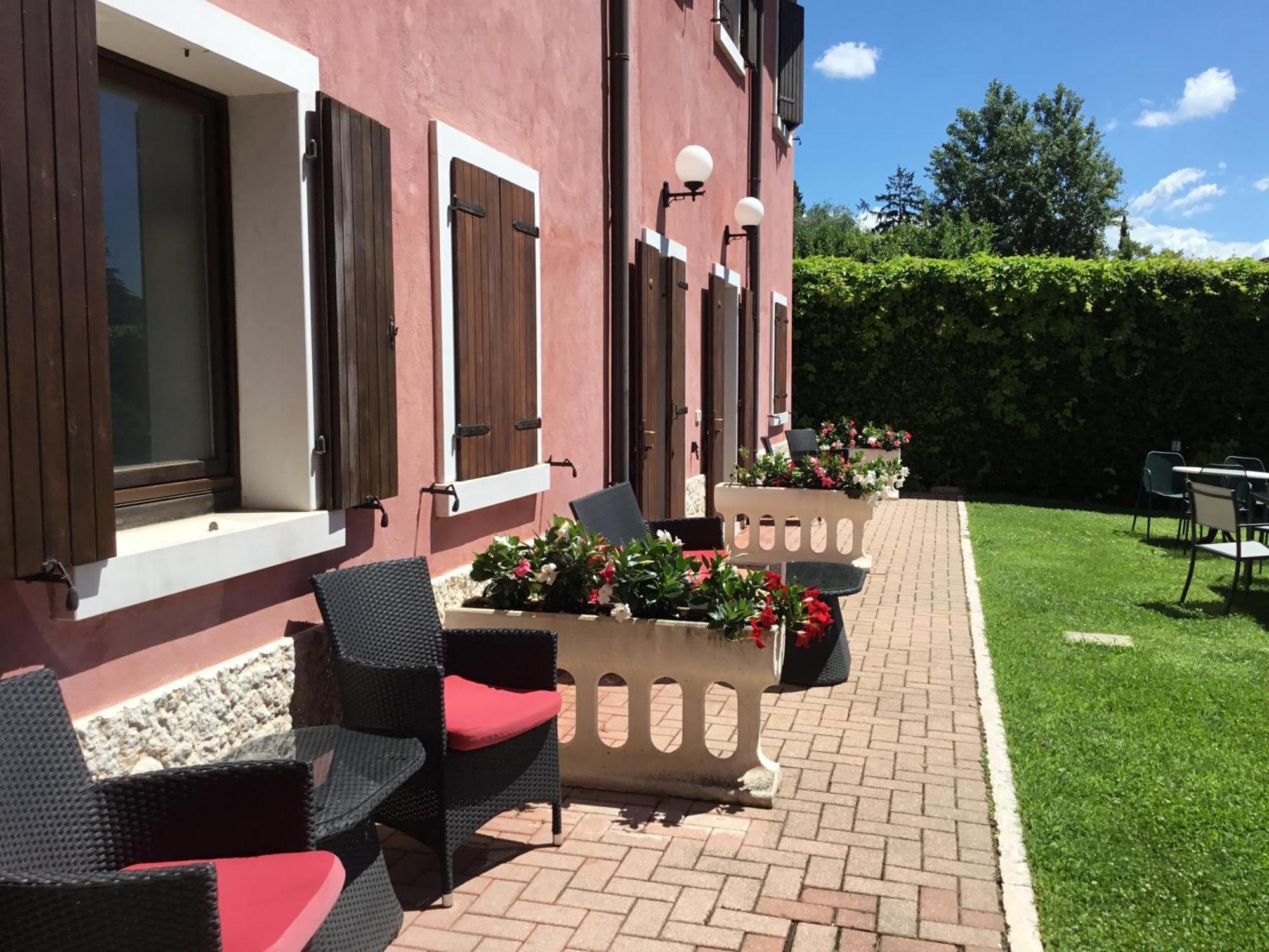 Hotel Villa Ca' Nova ***S Garda  Bagian luar foto