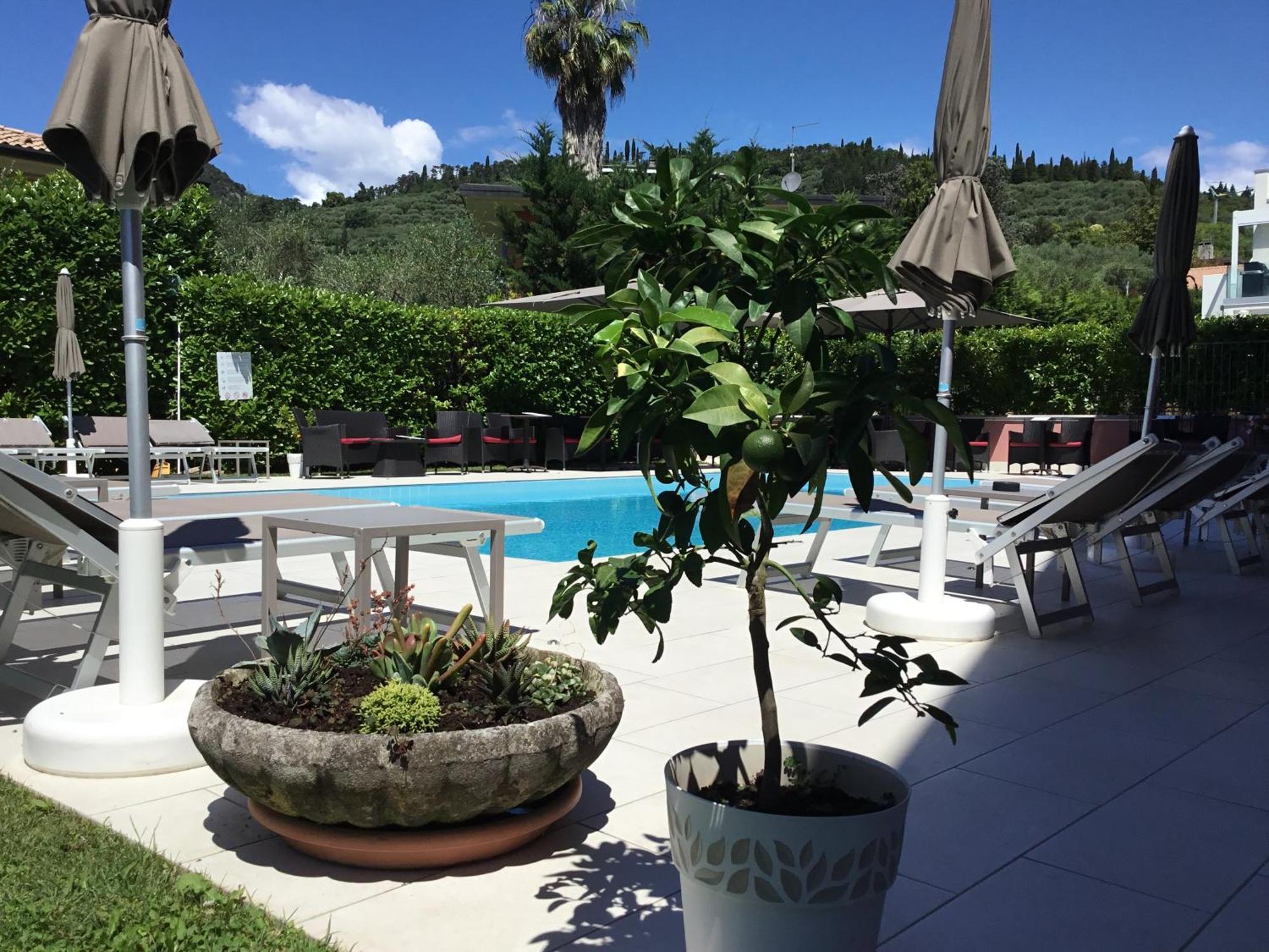 Hotel Villa Ca' Nova ***S Garda  Bagian luar foto