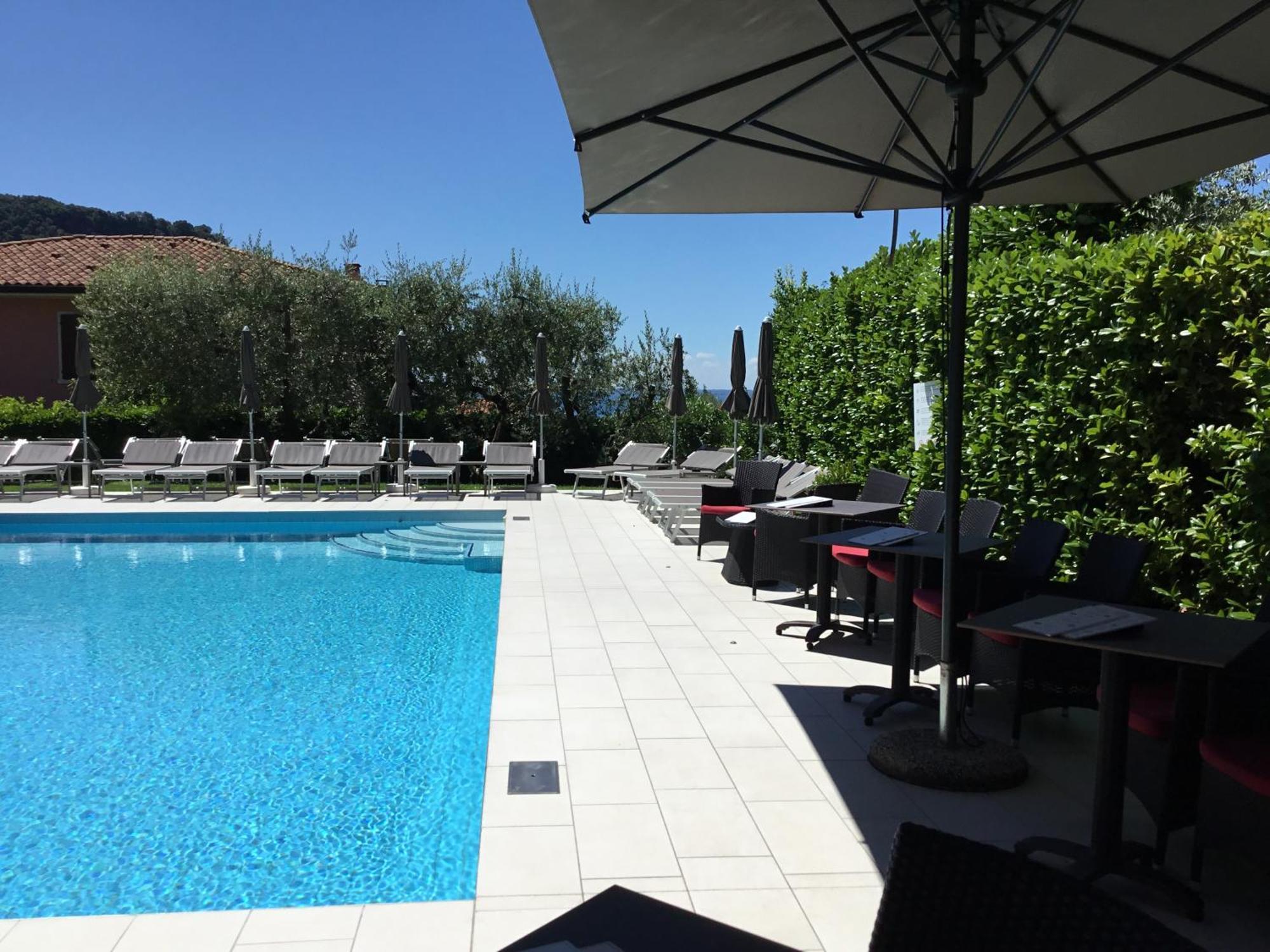 Hotel Villa Ca' Nova ***S Garda  Bagian luar foto