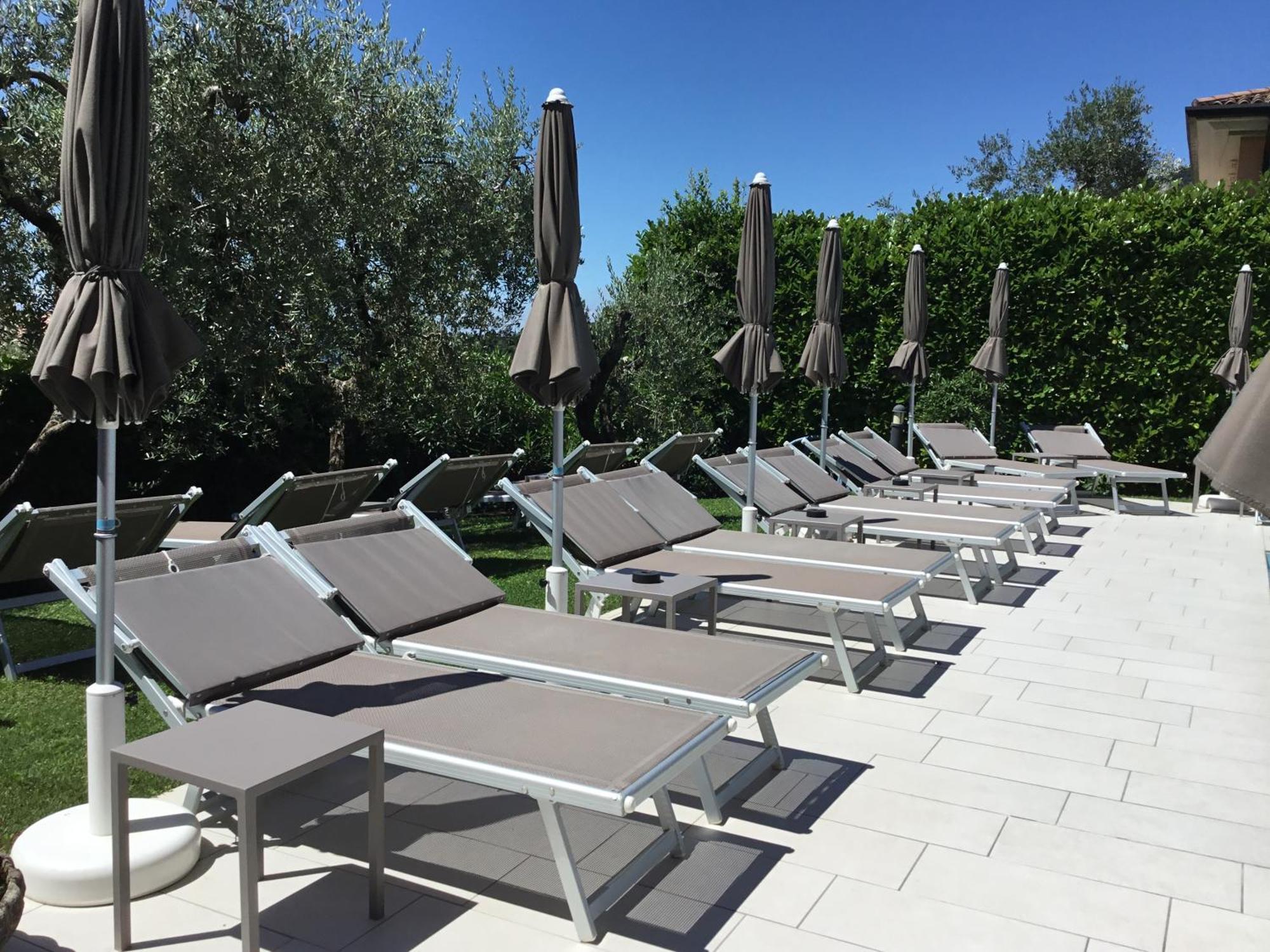 Hotel Villa Ca' Nova ***S Garda  Bagian luar foto