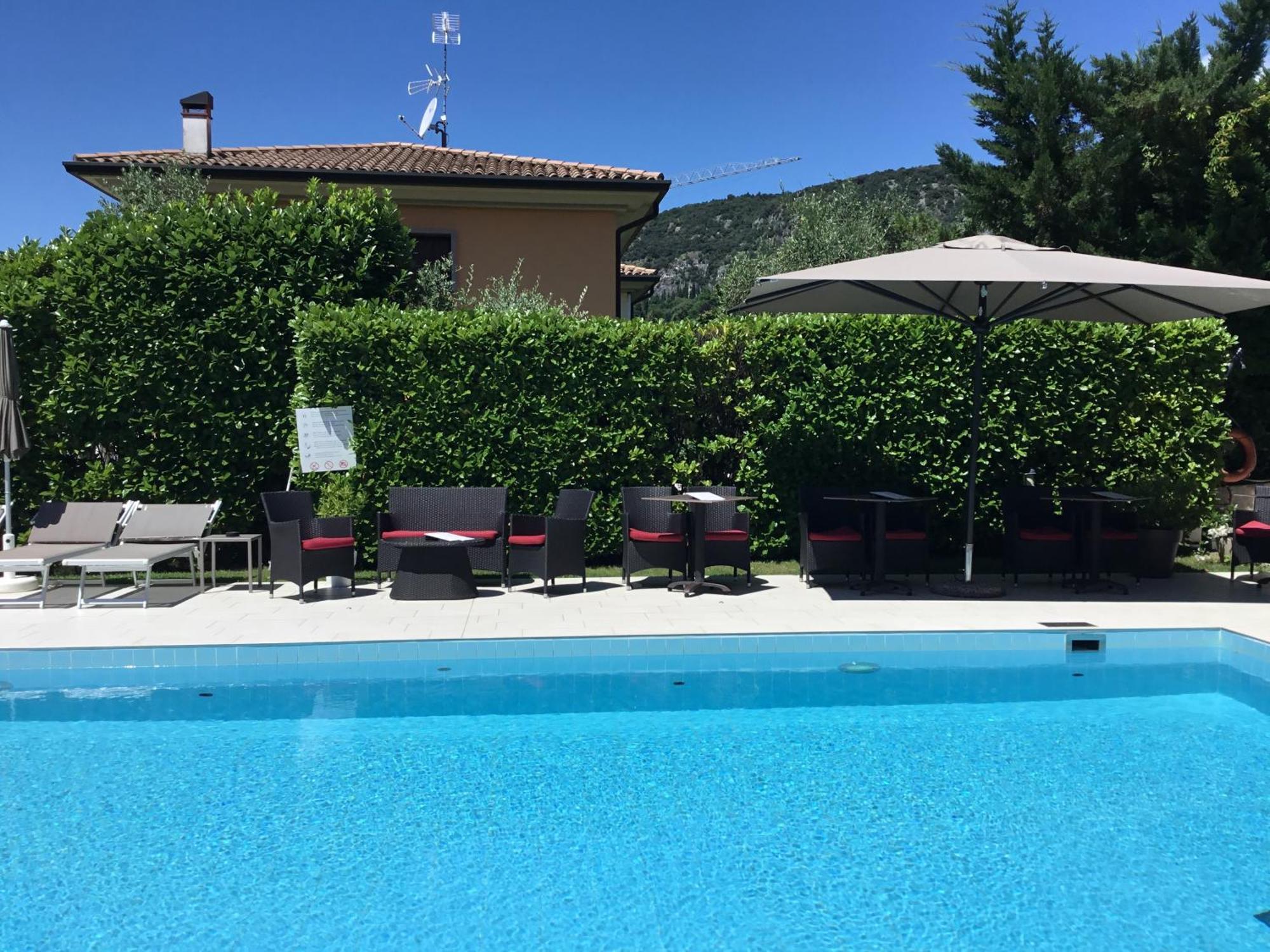 Hotel Villa Ca' Nova ***S Garda  Bagian luar foto