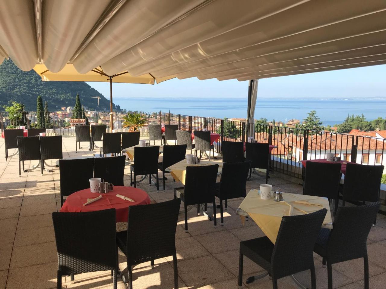 Hotel Villa Ca' Nova ***S Garda  Bagian luar foto